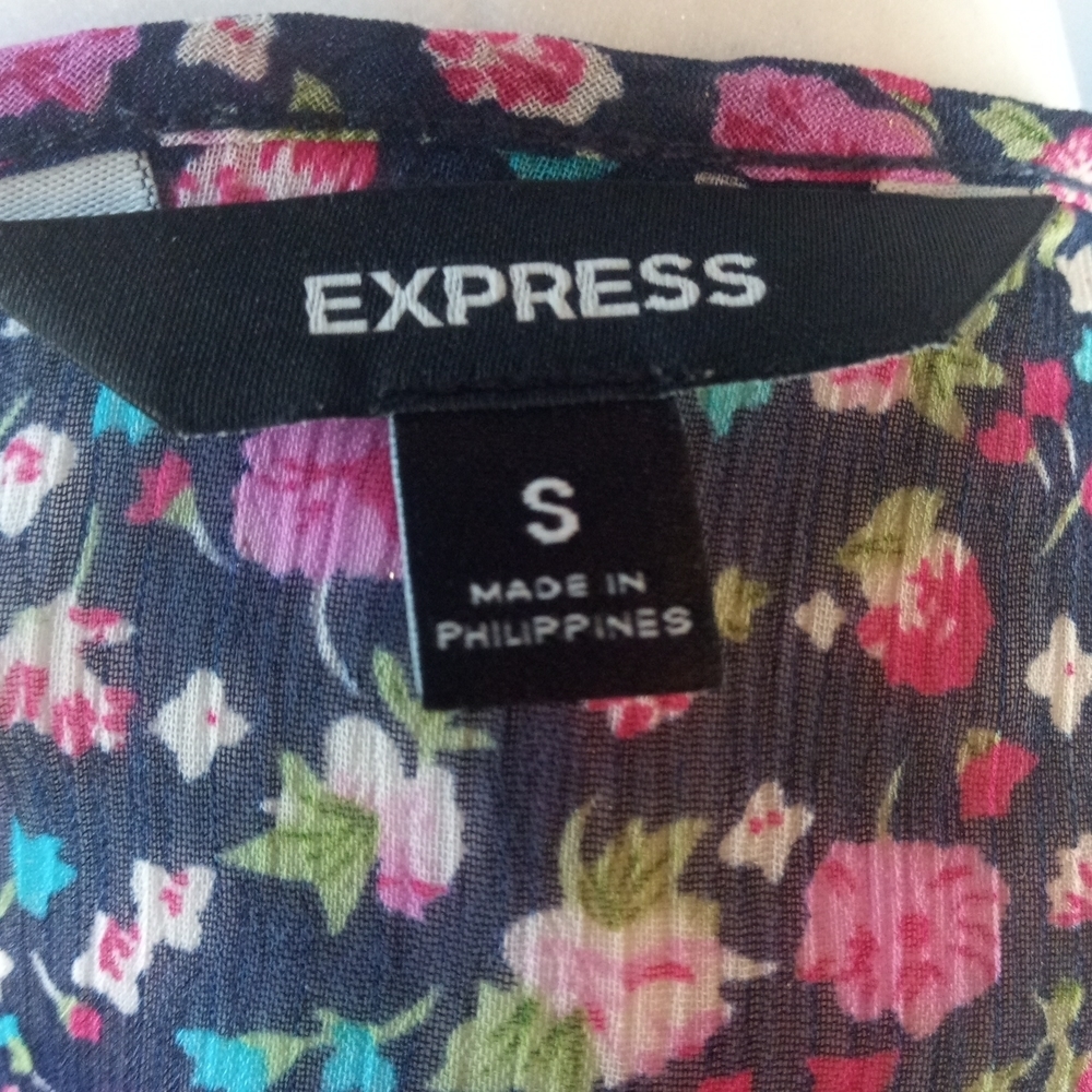 Express Sheer Ruffled Floral Tank Size Small - Picture 6 of 8
